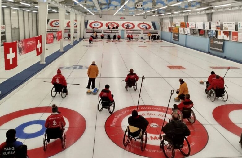 Naši curleri napriek nepriaznivým okolnostiam vo Švajčiarsku dominovali